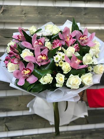 Букет цветов из: Розы и Хризантемы в Верхнем Казанище