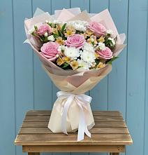 Букет цветов из:  Гвоздики, Орхидеи и Розы в Верхнем Казанище