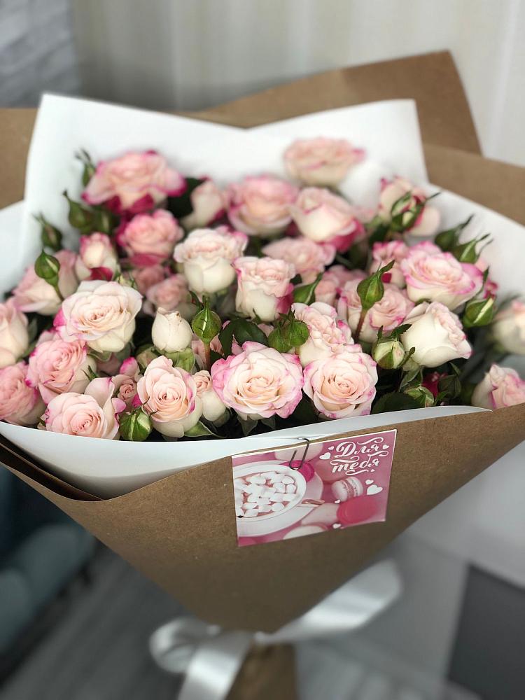 Букет цветов из: Розы в Верхнем Казанище