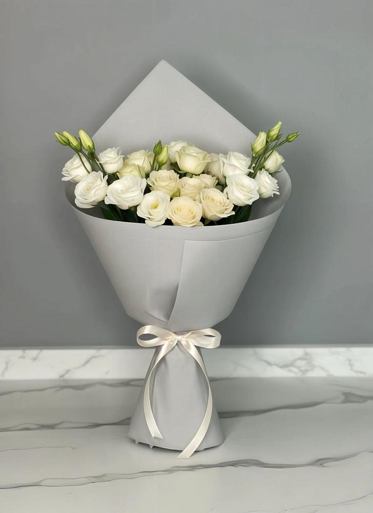 Букет цветов из: Розы и Лизиантусы в Верхнем Казанище