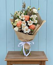 Букет цветов из:  Альстромерии, Лизиантусы, Розы и Хризантемы #REPLACE_PRED# Верхнем Казанище
