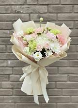 Букет цветов из:  Гвоздики, Розы, Лизиантусы и Хризантемы в Верхнем Казанище