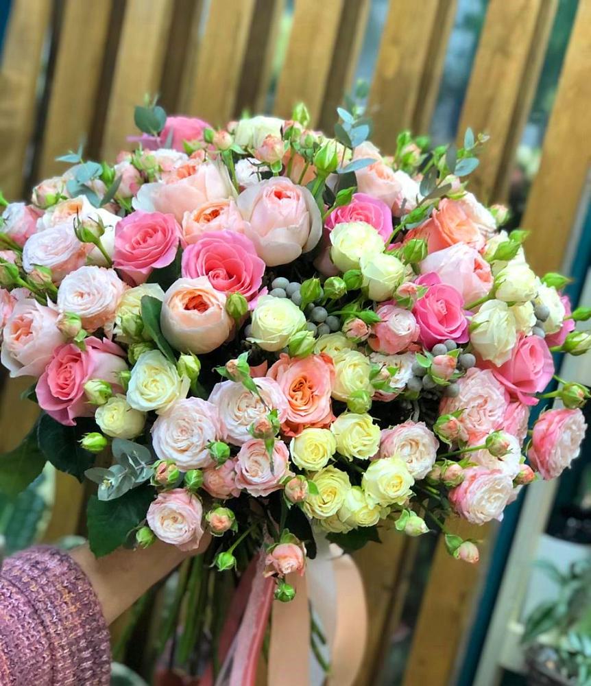 Букет цветов из: Розы в Верхнем Казанище