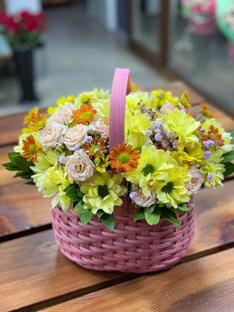 Цветочная композиция из Хризантемы и Розы в корзине в Верхнем Казанище