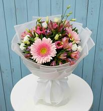 Букет цветов из:  Герберы, Альстромерии и Лизиантусы в Верхнем Казанище