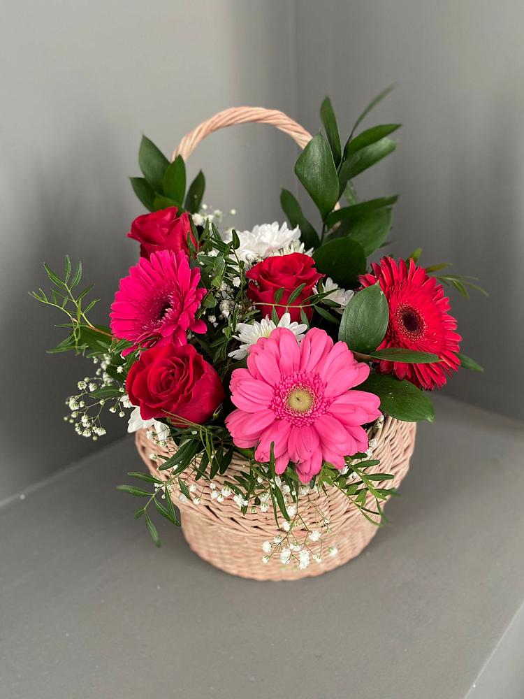 Цветочная композиция из Розы, Хризантемы и Герберы в корзине в Верхнем Казанище