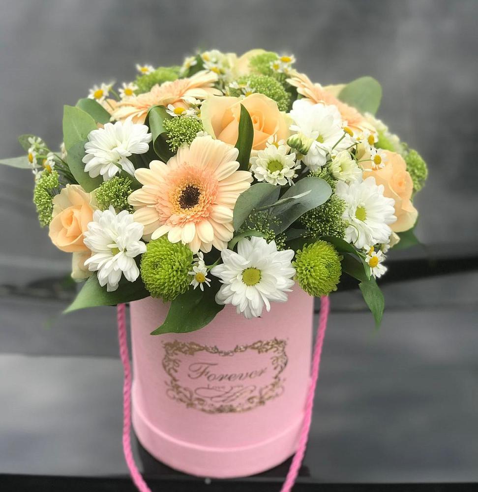 Цветочная композиция из Розы, Герберы и Хризантемы в шляпной коробке в Верхнем Казанище