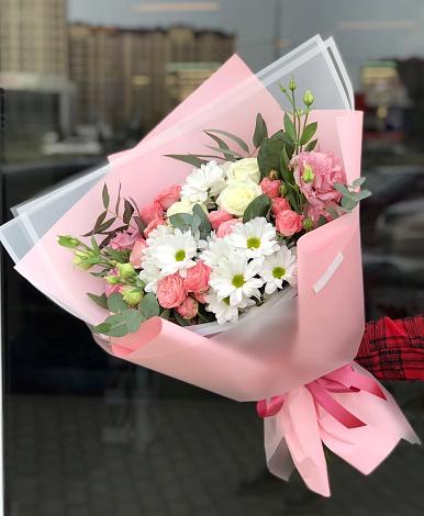 Букет цветов из: Розы, Лизиантусы и Хризантемы в Верхнем Казанище