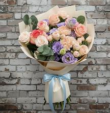 Букет цветов из:  Розы, Лизиантусы и Гвоздики #REPLACE_PRED# Верхнем Казанище